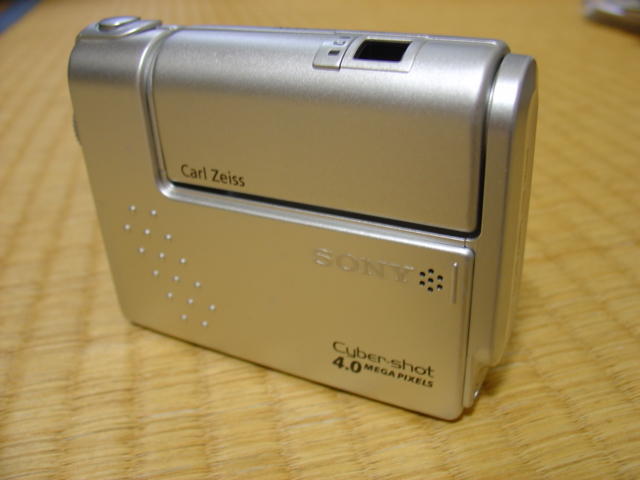 すいすいスイバル SONY Cyber-Shot DSC-F77: 弘法よ、筆は選べ